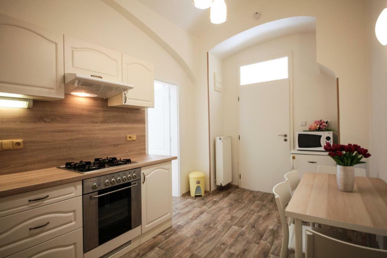 شقة براغ  في Family Duplex On Wenceslas Square المظهر الخارجي الصورة