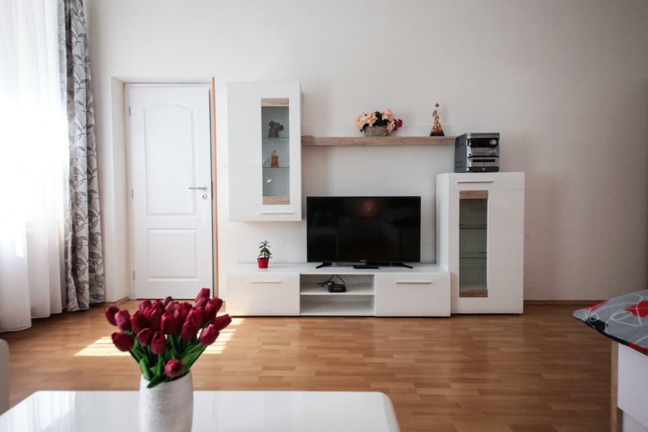 شقة براغ  في Family Duplex On Wenceslas Square المظهر الخارجي الصورة