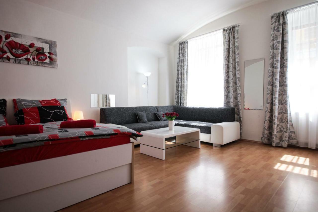 شقة براغ  في Family Duplex On Wenceslas Square المظهر الخارجي الصورة